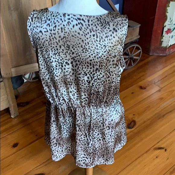 Elementz Large Silky Animal Print Sleeveless Top - Picture 5 of 7